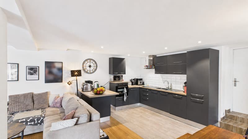 2 Häuser mit 8-Zimmer und grosser Terrasse in Kollbrunn zu verkaufen (6)