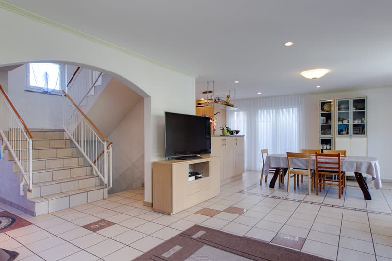 6.5 Zimmer Doppelhaushälfte mit Garten in Winterthur mieten (4)