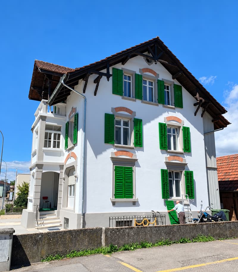 Historisches Mehrfamilienhaus mit drei Wohnungen und Mietpotenzial in Orpund (3)