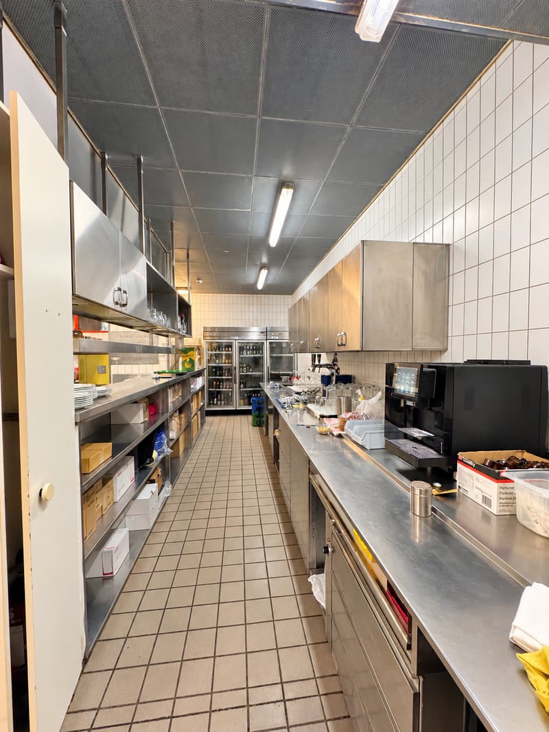 Restaurant mit Bar, Fumoir und Terrasse –   ca. 250 Sitzplätze in Bern zu Vermieten (11)