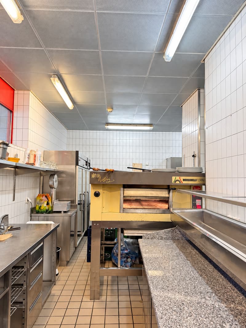 Restaurant mit Bar, Fumoir und Terrasse –   ca. 250 Sitzplätze in Bern zu Vermieten (12)