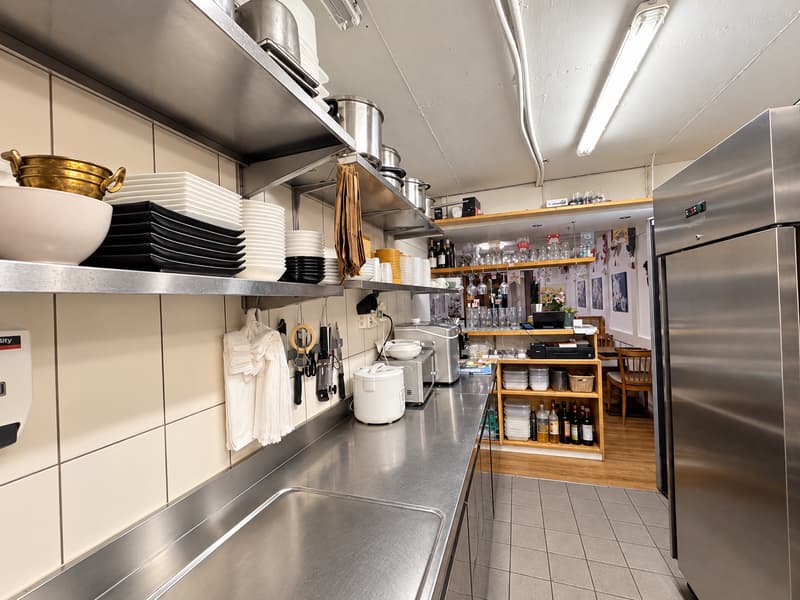 Restaurant mit Küche, Bar und Terrasse in Burgdorf zu vermieten (6)