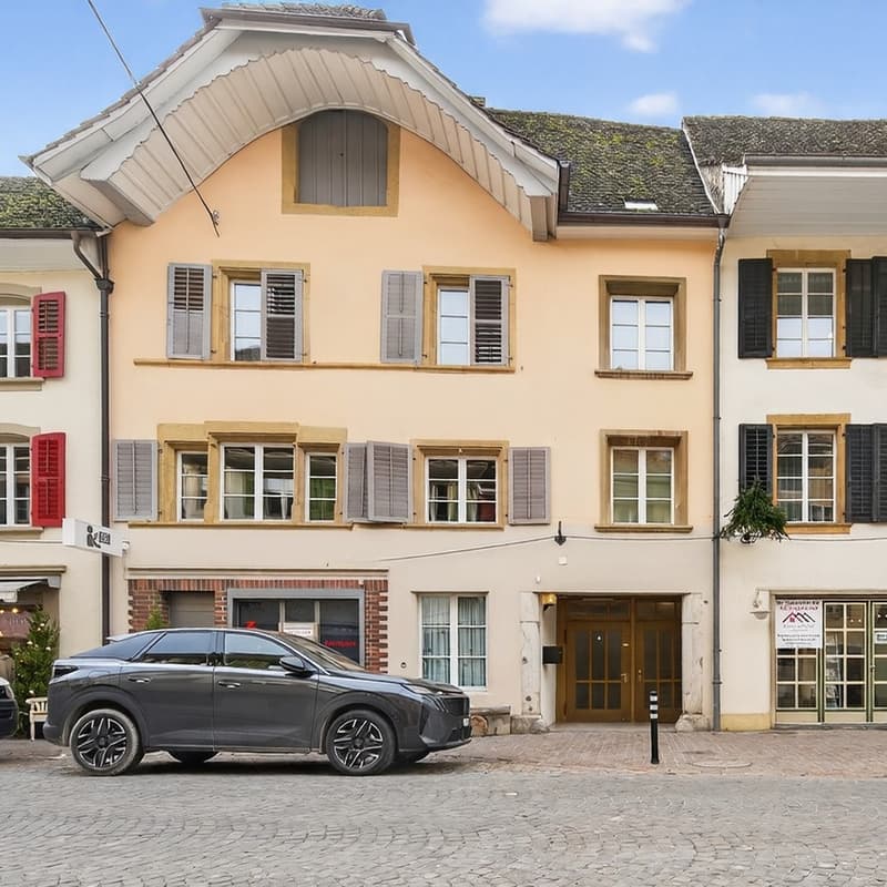 Charmante 2.5-Zimmer-Wohnung im historischen Städtchen Erlach (1)