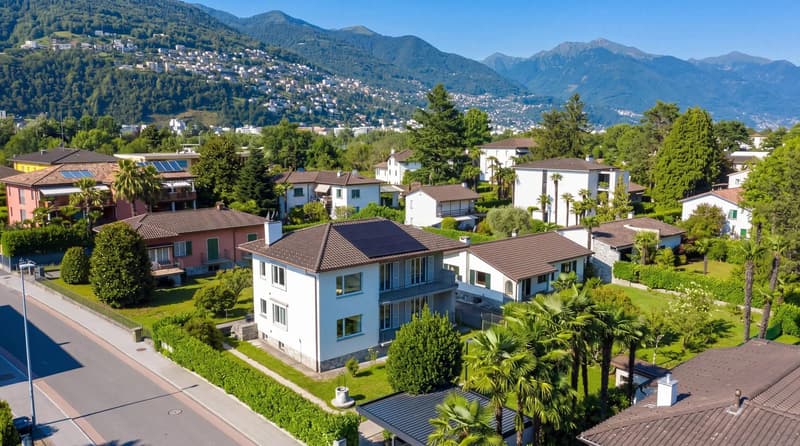 Kernsaniertes Zweifamilienhaus in Ascona (2)