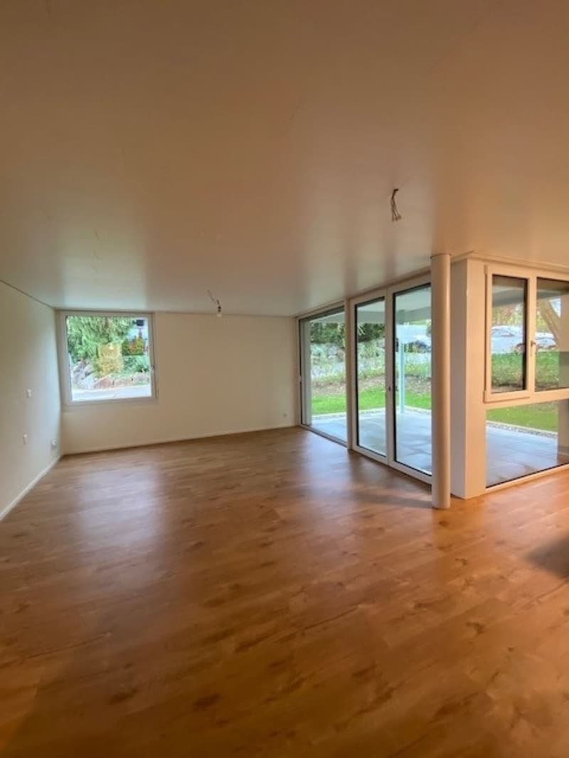 2.5 ZIMMERWOHNUNG AN RUHIGER LAGE (8)