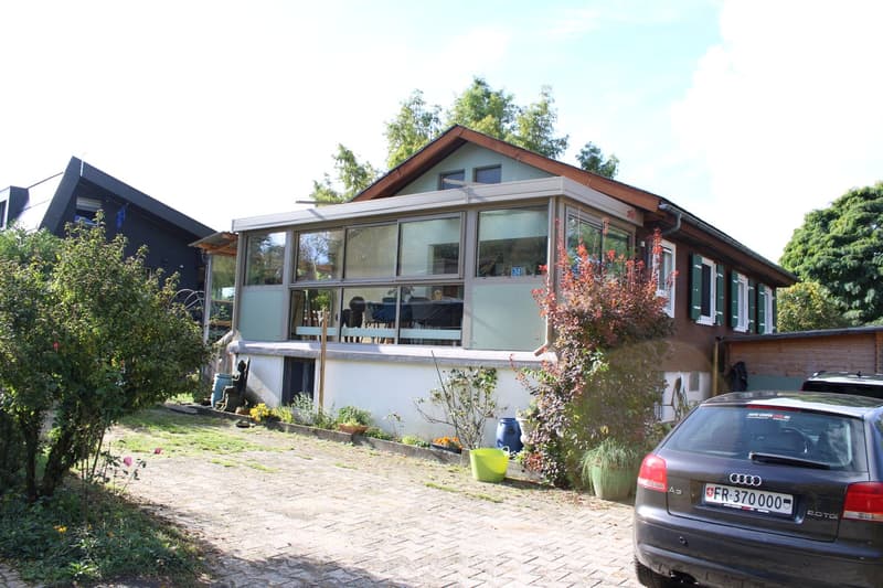 Emplacement de rêve proche du lac pour ce chalet modernisé, confortable et économe en énergie (1)