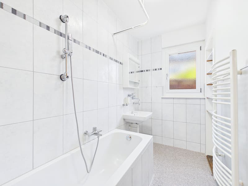 Helle 3.5-Zimmer-Gartenwohnung mit Terrasse (8)