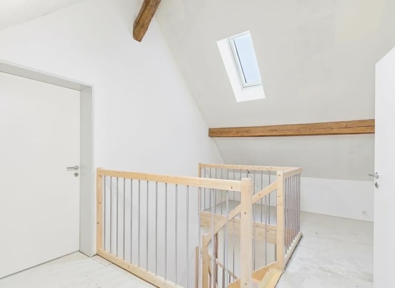 Grosszügige 4.5-Zimmer-Maisonette-Wohnung mit viel Charme (4)