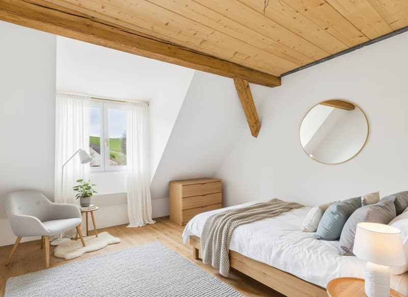 Grosszügige 4.5-Zimmer-Maisonette-Wohnung mit viel Charme (2)