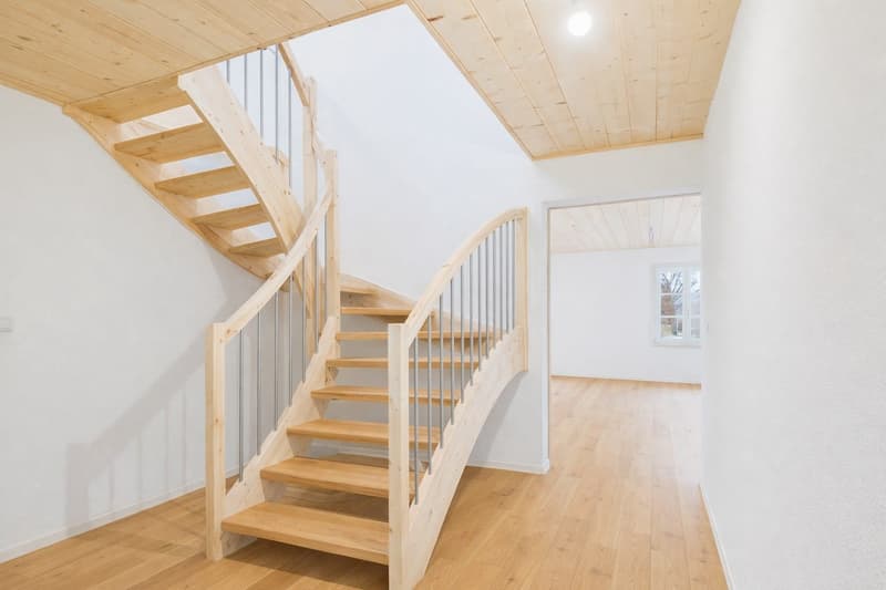 Grosszügige 4.5-Zimmer-Maisonette-Wohnung mit viel Charme (6)