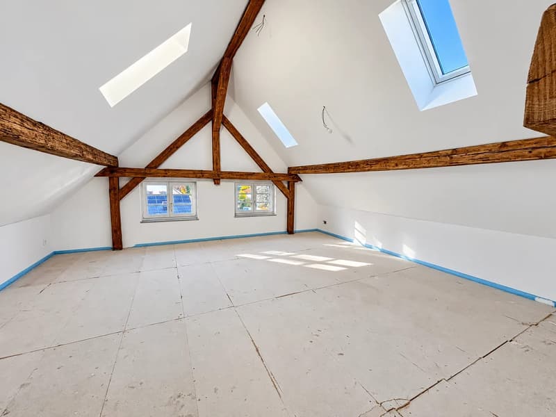 Grosszügige 4.5-Zimmer-Maisonette-Wohnung mit viel Charme (4)