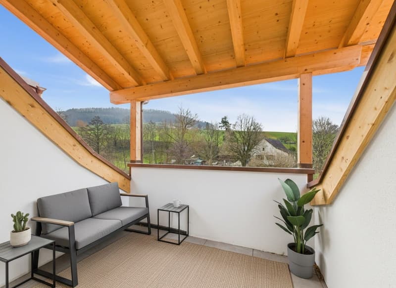 Grosszügige 4.5-Zimmer-Maisonette-Wohnung mit viel Charme (3)