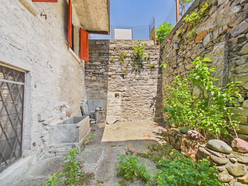 Charmantes Tessiner Haus mit Rustico an idyllischer Lage (11)