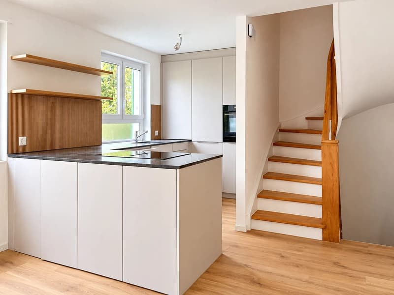 Frisch renoviertes 5.5-Zimmer-Reihenhaus mit Garten in Zürich (2)