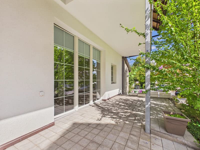 Stilvolle 2-Zimmer-Wohnung mit Terrasse in Thalwil mieten (4)