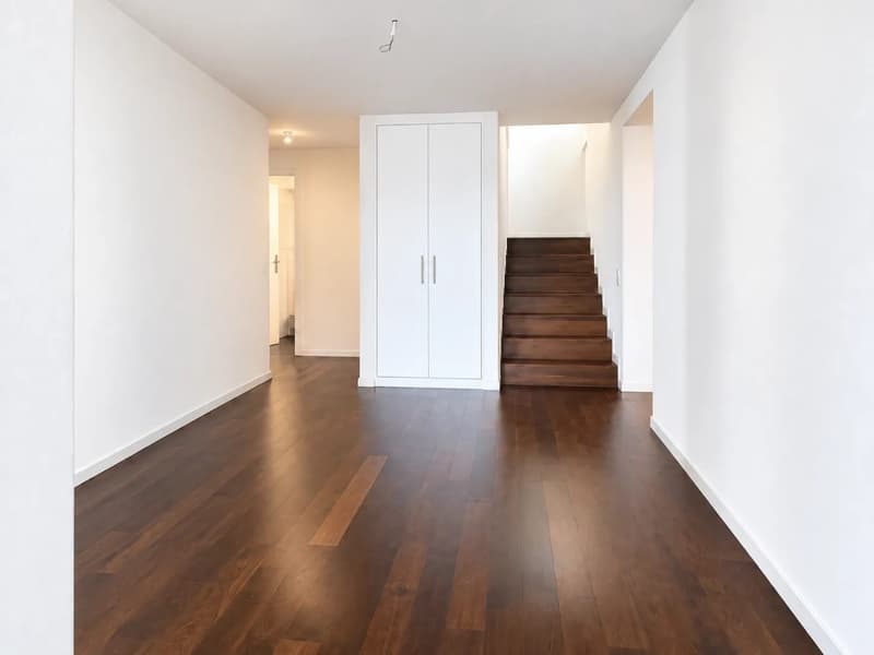 Grosszügiges Einfamilienhaus mit Pool und Garten in Füllinsdorf (9)