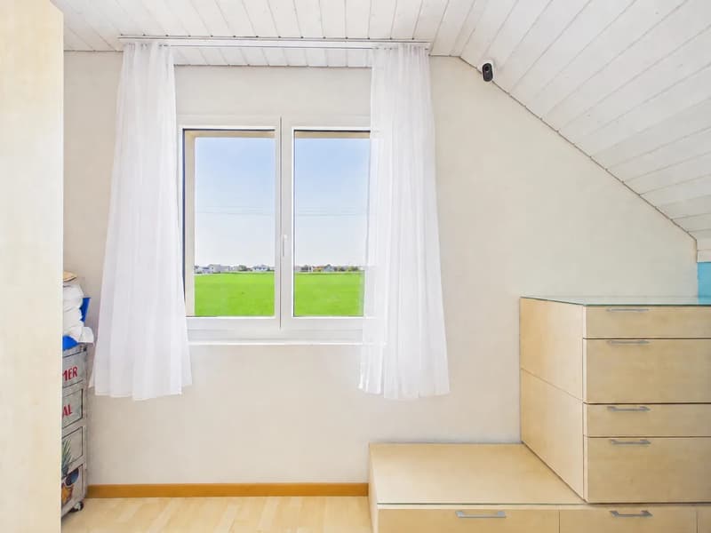 Modernes Einfamilienhaus mit Garten und schöner Weitsicht in Wolfwil (9)