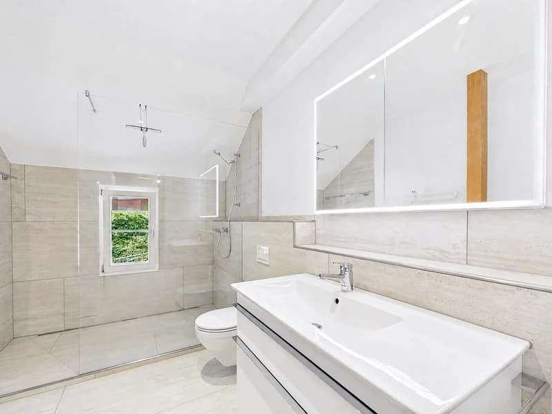 2-Zimmer-Maisonette mit Balkon und Seesicht in Thalwil mieten (9)