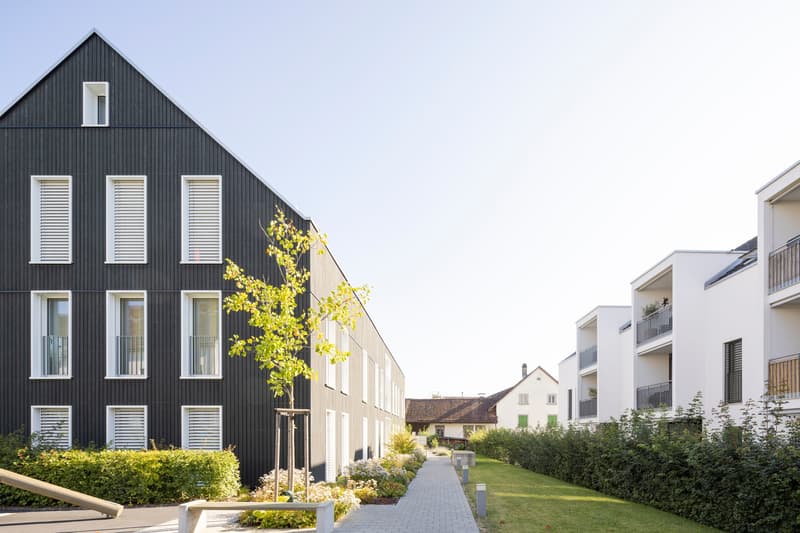 Traumhafte 3.5 Zimmer-Wohnung mit Galerie und Balkon (1)