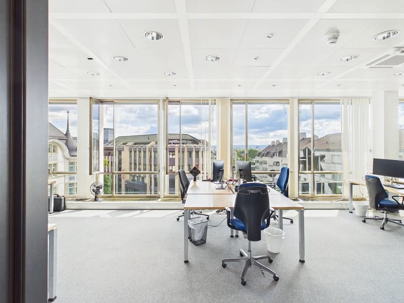 Sofort bezugsbereites Büro in Zürich-Oerlikon - möbliert, flexibel und zentral gelegen (1)