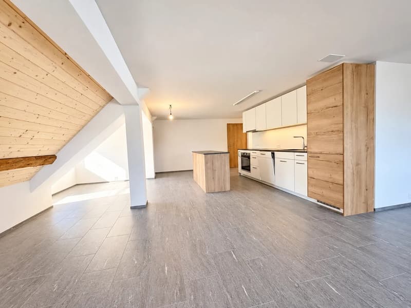 Frisch renovierte 3.5-Zi.-Wohnung in Hinteregg mieten (2)