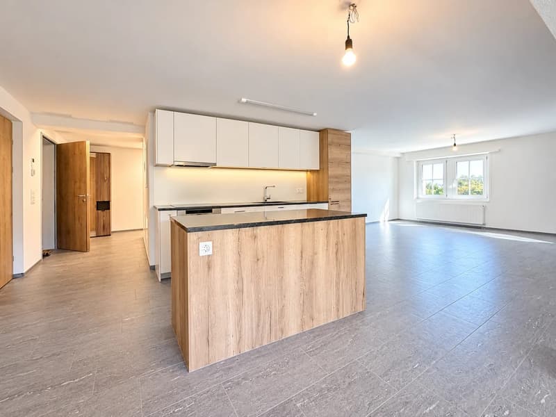 Frisch renovierte 3.5-Zi.-Wohnung in Hinteregg mieten (1)