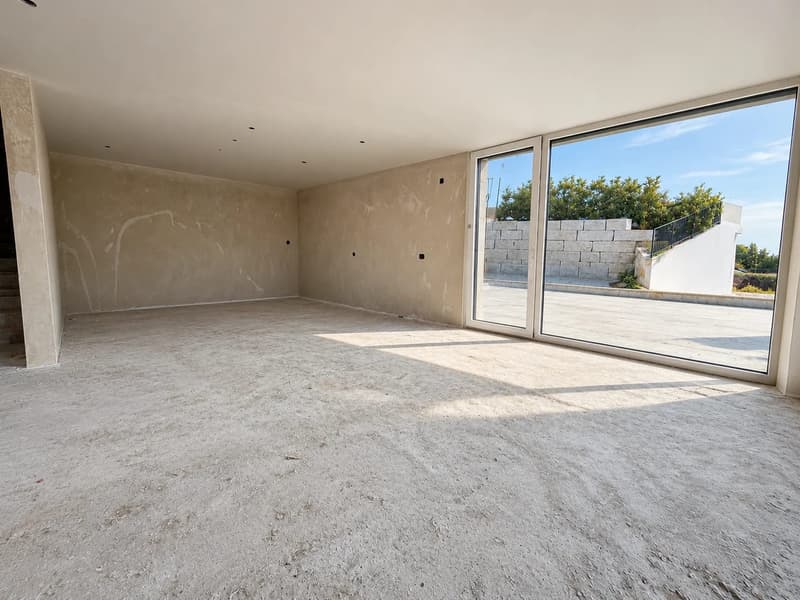 Exklusive 8-Zimmer-Doppelhaushälfte mit Dachterrasse in Münchenstein (3)
