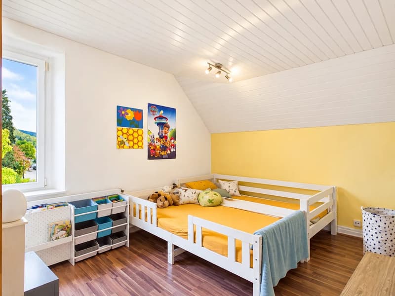 Grosszügiges 7-Zimmer-Bauernhaus mit Einliegerwohnung und vielseitigem Nutzungspotenzial (4)