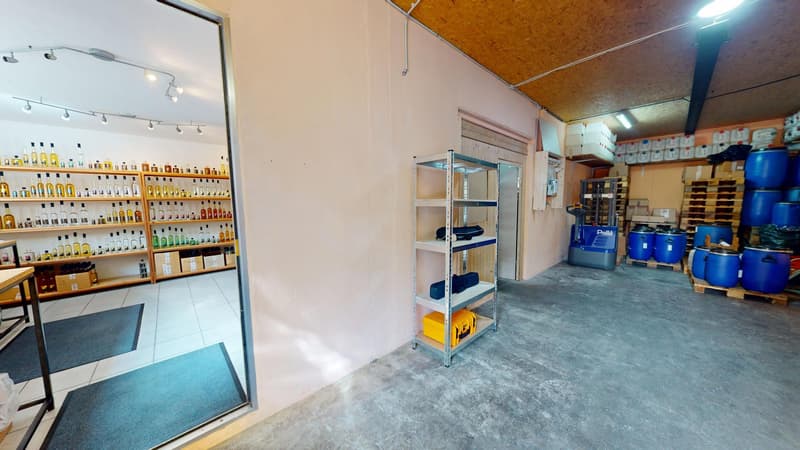 Gewerbeliegenschaft mit voll eingerichteter Brennerei und Ausbaupotenzial für eine grosszügige 5½-Zimmer-Wohnung (5)