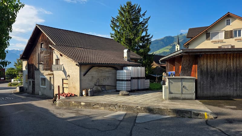 Gewerbeliegenschaft mit voll eingerichteter Brennerei und Ausbaupotenzial für eine grosszügige 5½-Zimmer-Wohnung (1)