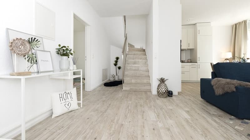Schöne Maisonette-Wohnung mit Blick ins Grüne (9)