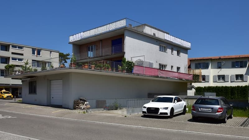 EINSTELLPLATZ IN AMRISWIL ZU VERMIETEN (2)