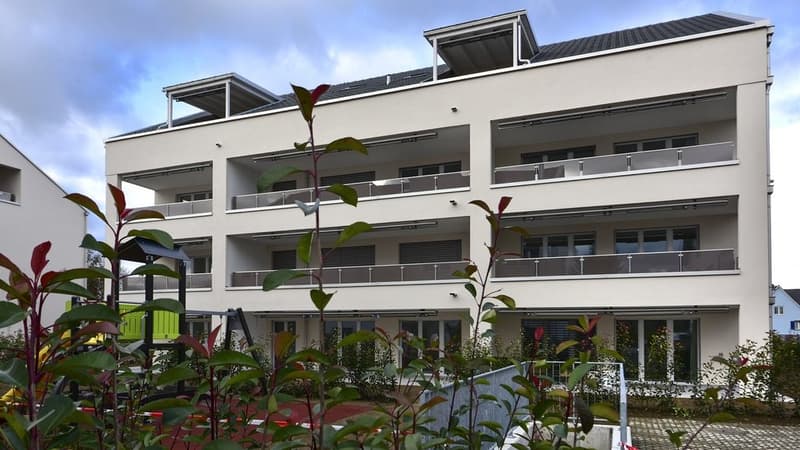 VIELSEITIG NUTZBARER LAGER/BASTELRAUM IN BÜRGLEN ZU VERMIETEN (1)