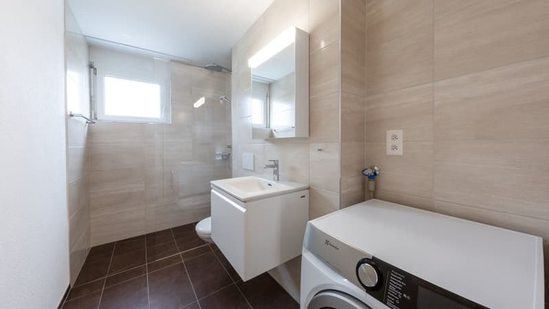 Modernes Studio Apartment mit Balkon zu vermieten (4)