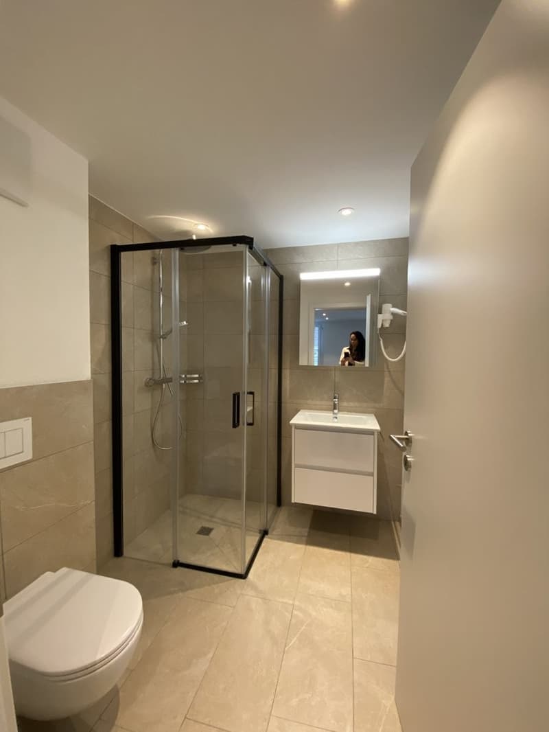 MÖBLIERTE 2.5 - ZIMMER - WOHNUNG - BALD IHR NEUES ZUHAUSE? (5)