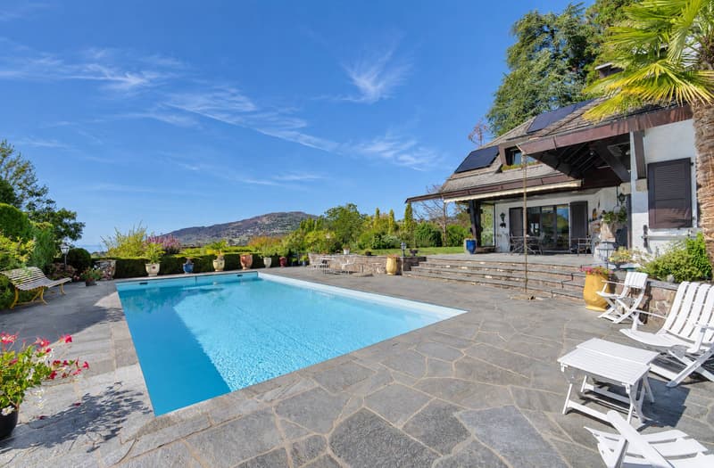 Villa de caractère dans un cadre verdoyant (1)