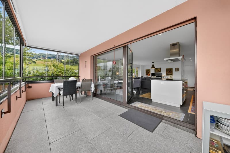 Moderne 2.5-Zimmer-Wohnung mit Balkon und Top-Ausstattung in Altendorf (9)