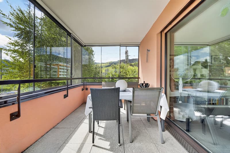 Moderne 2.5-Zimmer-Wohnung mit Balkon und Top-Ausstattung in Altendorf (12)