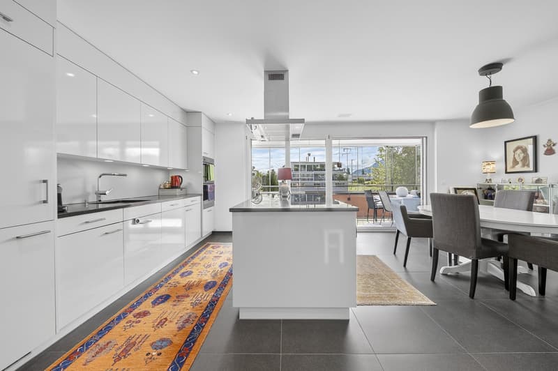 Moderne 2.5-Zimmer-Wohnung mit Balkon und Top-Ausstattung in Altendorf (2)