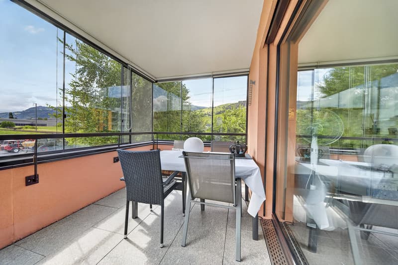 Moderne 2.5-Zimmer-Wohnung mit Balkon und Top-Ausstattung in Altendorf (8)
