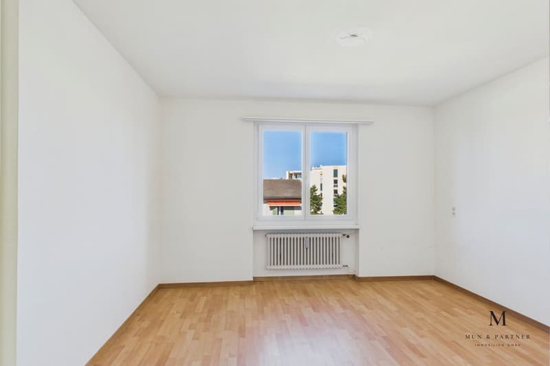 3.5 Zimmer Wohnung mit Lift, optionaler Garage und Seenähe (10)