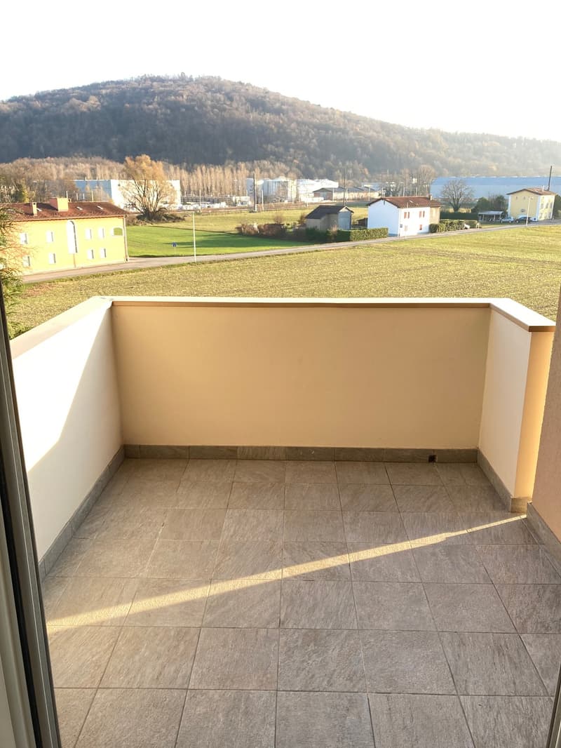 GRANDE Appartamento 4 locali con balcone a Stabio (3)