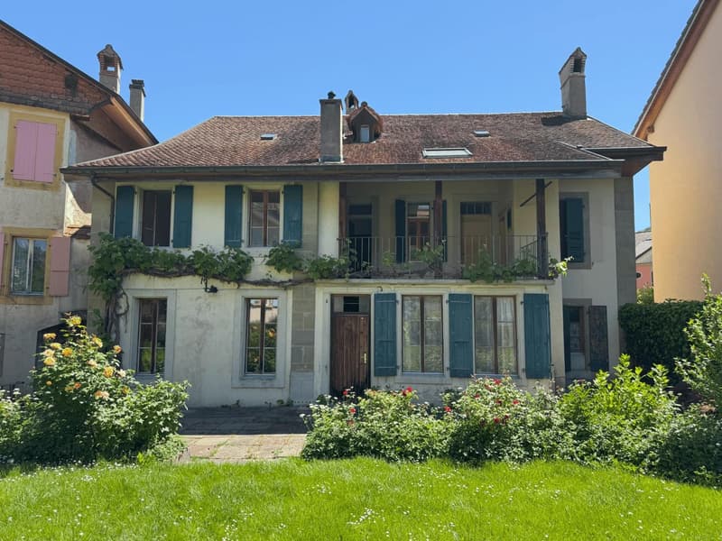 Appartement de caractère rénové – 5.5 pièces, jardin privatif et deux terrasses à Moudon (1)