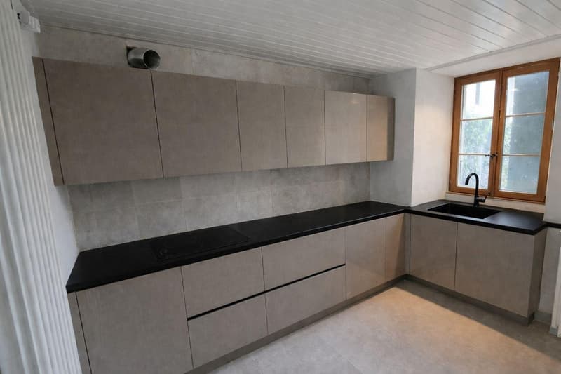 Appartement de caractère rénové – 5.5 pièces, jardin privatif et deux terrasses à Moudon (8)