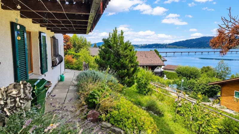 FERIENHAUS MIT SENSATIONELLER SEE- UND BERGSICHT (4)