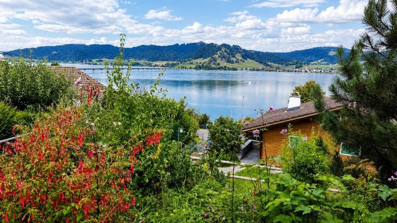 FERIENHAUS MIT SENSATIONELLER SEE- UND BERGSICHT (5)