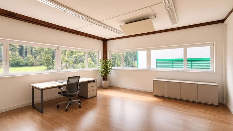 Helle Bürofläche mit 100 m² Nutzfläche in Ried (Muotathal) (3)
