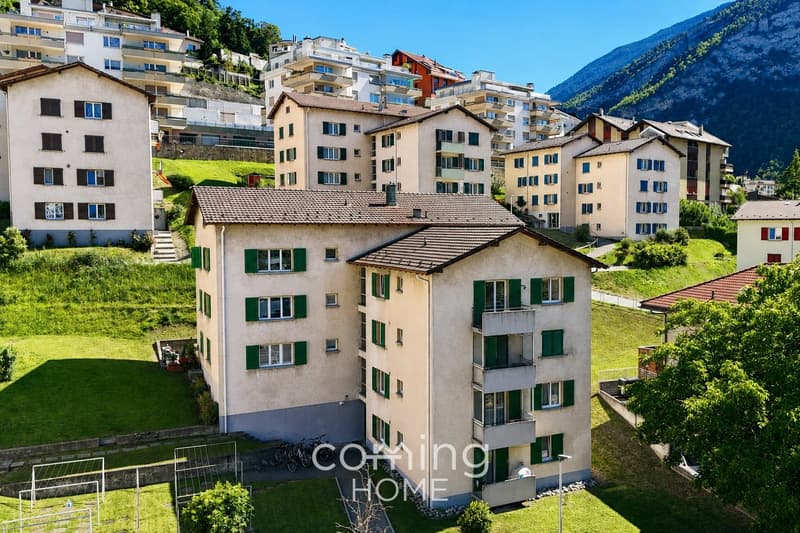 Sonnige 3.5-Zimmerwohnung mit Balkon und Bergsicht in ruhiger Lage (12)