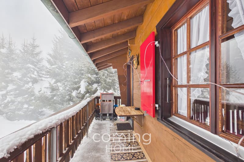 Traumhaftes Chalet mit Weitblick, 2 Wohnungen & Baulandreserve in Bürchen (6)