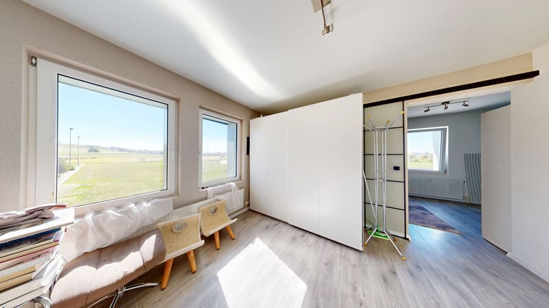 Freistehendes 5.5-Zimmer-Einfamilienhaus mit grossem Garten, Veranda & Weitblick (7)